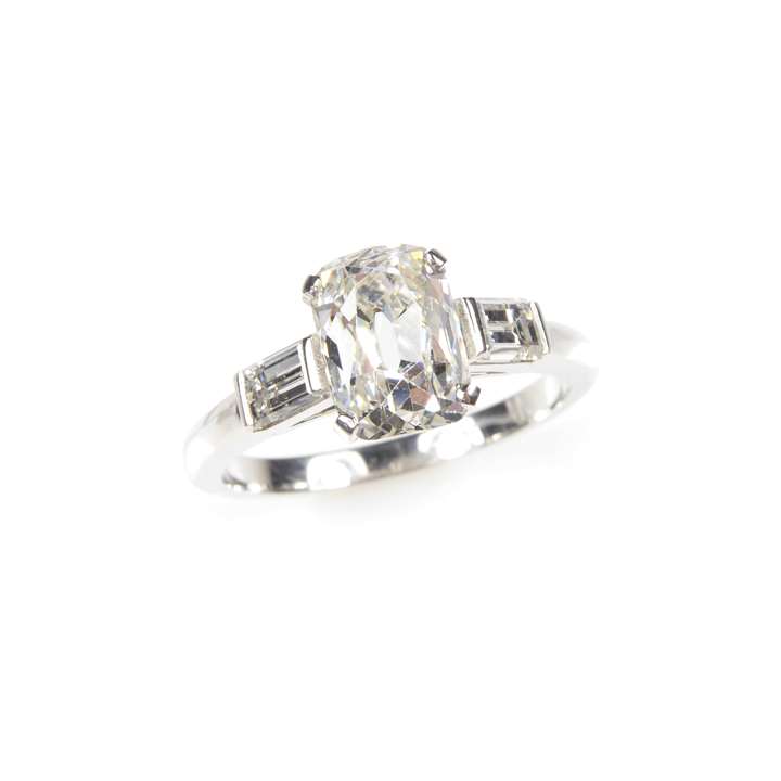 Single stone cushion-cut diamond ring